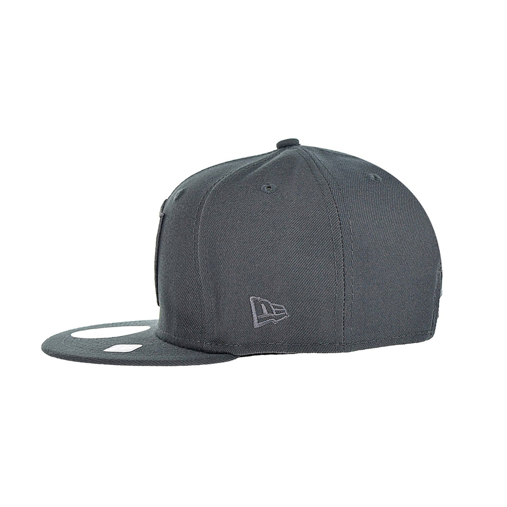 New Era Las Vegas Raiders Black Basic 9FIFTY Adjustable Snapback Hat Black / Os